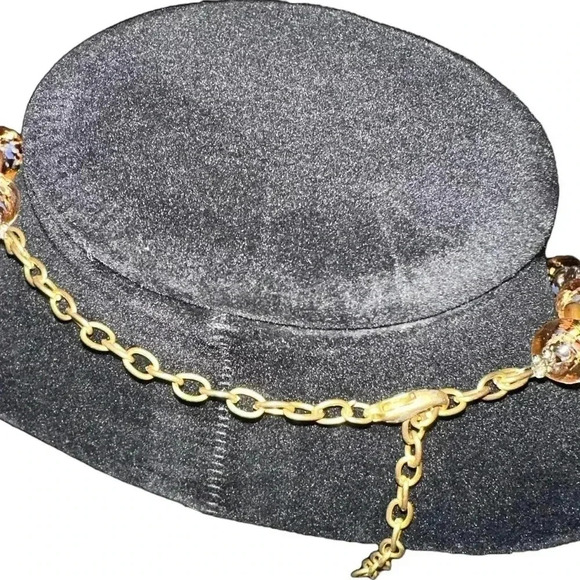 Gorgeous Glass Bead Earrings and Necklace set - Picture 4 of 8